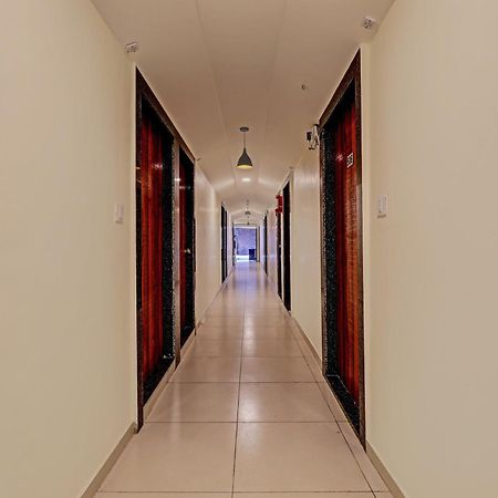 Hotel O Alexa 阿穆达巴 外观 照片
