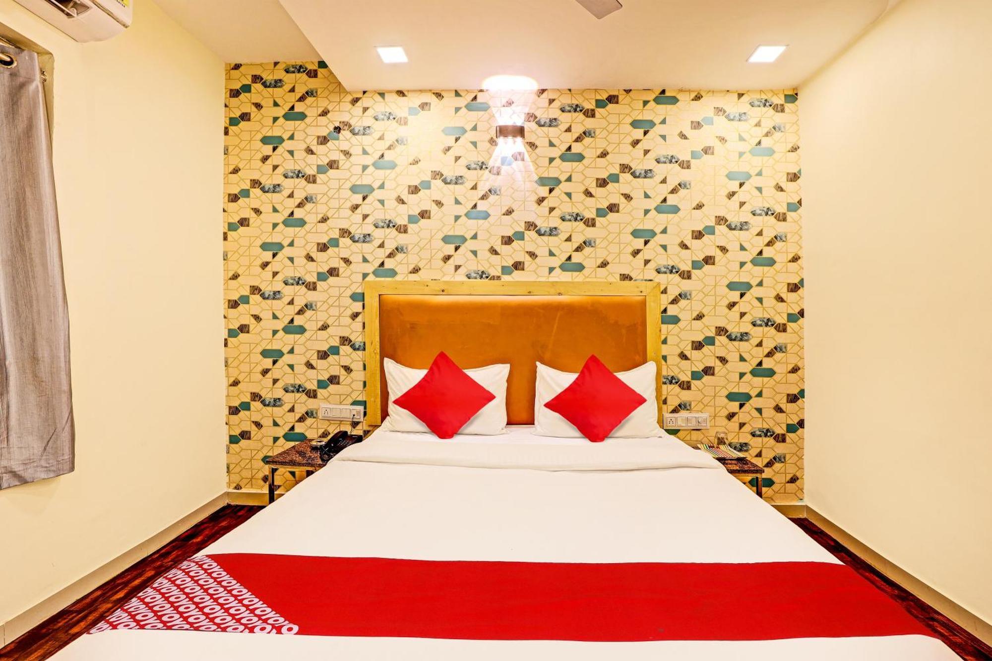 Hotel O Alexa 阿穆达巴 外观 照片